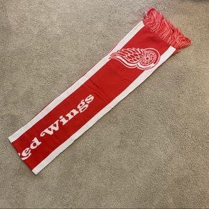 NWT Detroit Red Wings scarf